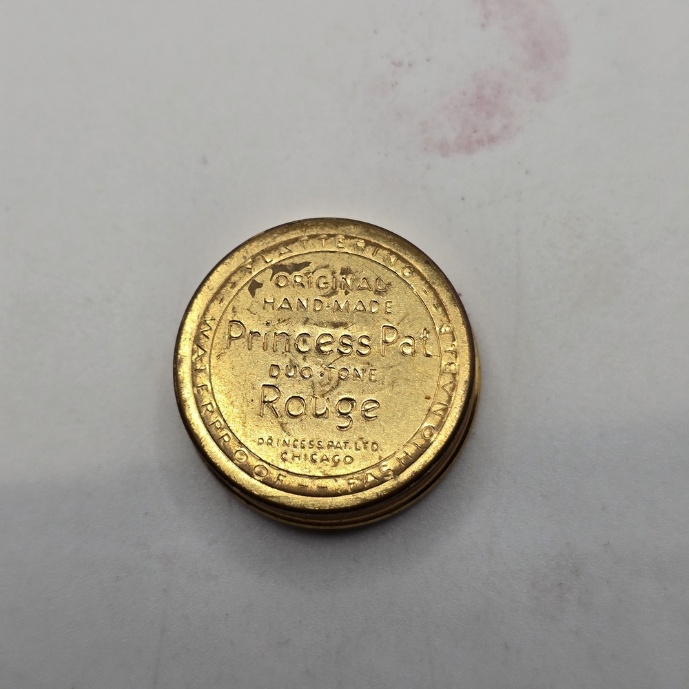Vintage Princess Pat Gold Compact With Rouge! - Picture 6 of 6